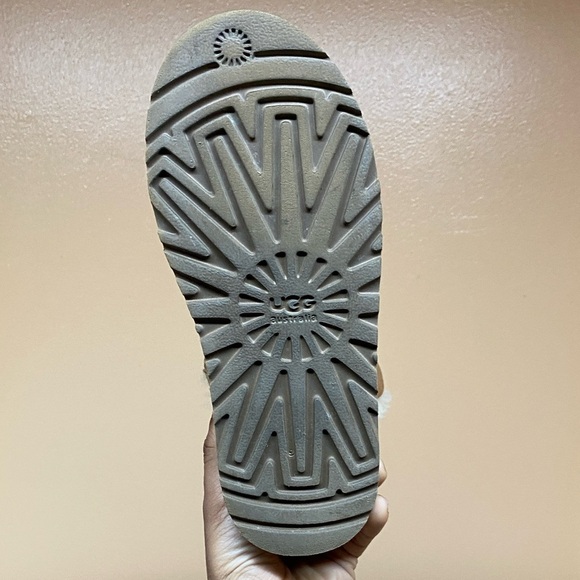 UGG Bailey Button II Women’s Suede Boots “Chesnut” Size 5 - Picture 15 of 17